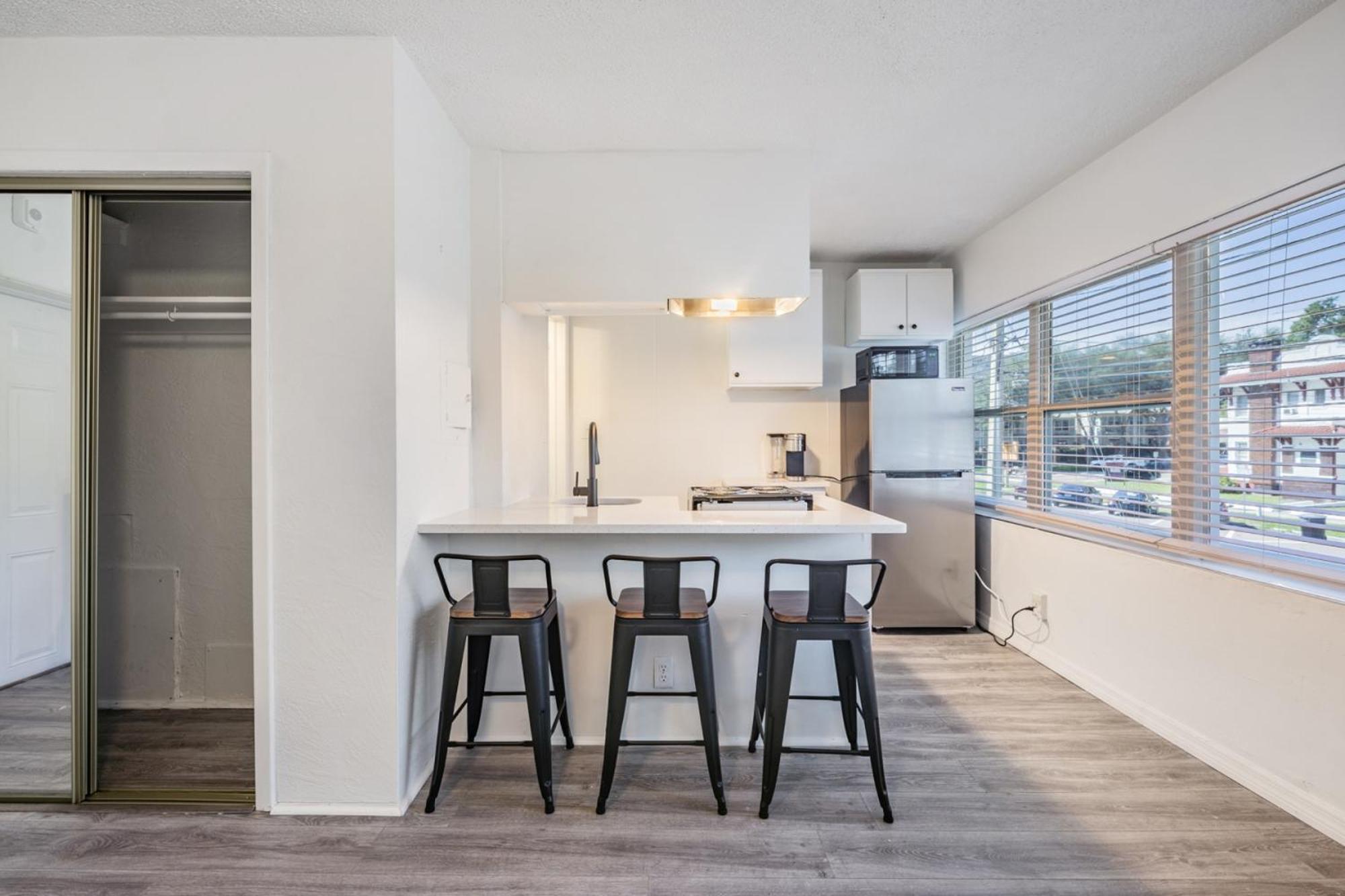 Spacious Studio Apartment Near Nightlife & Dining! São Petersburgo Exterior foto